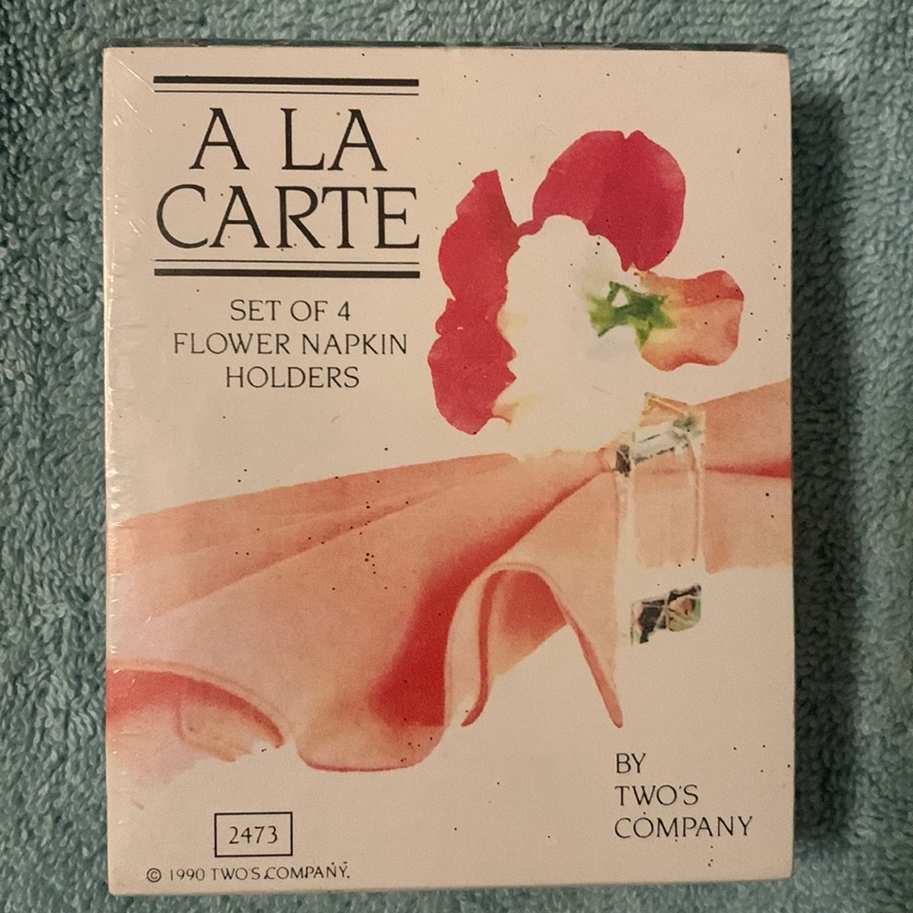 A La Carte by TWO’S COMPANY set of 4 cleat flower napkin holders Vintage 1990